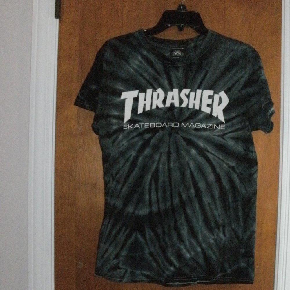 TRASHER Skateboard Magazine Tie Dye Cotton T-Shirt Tee Top Short Sleeve size S
